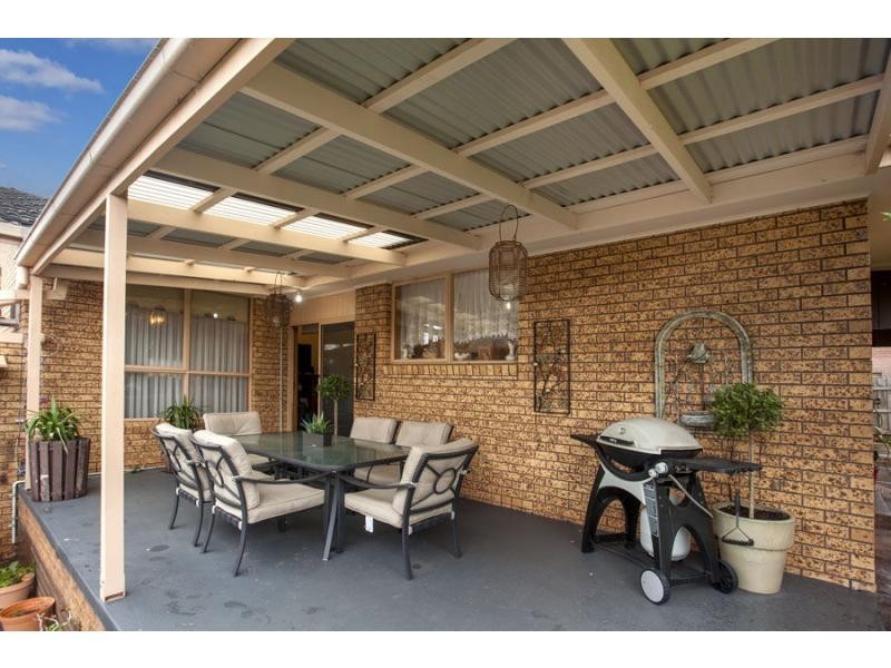 5 Larwood Close, Avondale Heights VIC 3034