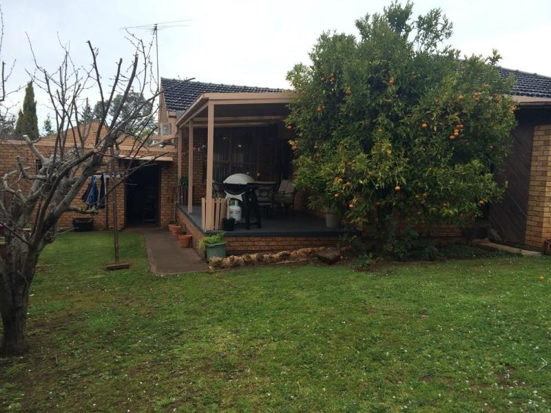 5 Larwood Close, Avondale Heights VIC 3034