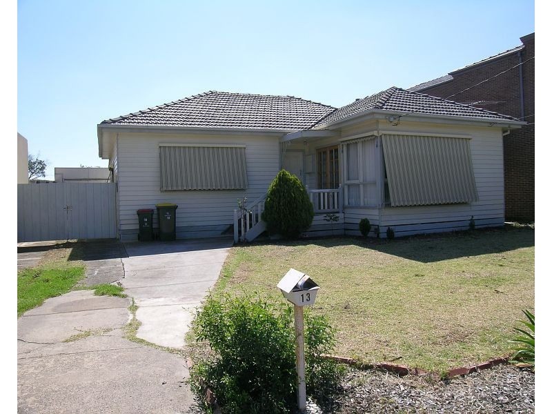 13 Riverview Street, Avondale Heights VIC 3034
