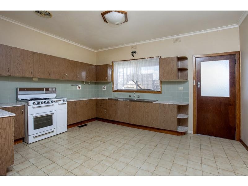 302 Milleara Road, Avondale Heights VIC 3034