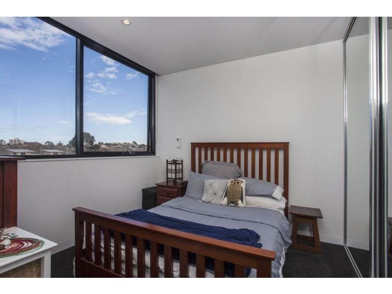 307/255 Racecourse Road, Kensington VIC 3031