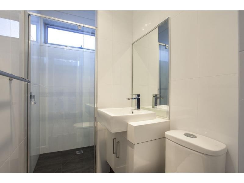 3/3-5 Nelson Court, Avondale Heights VIC 3034