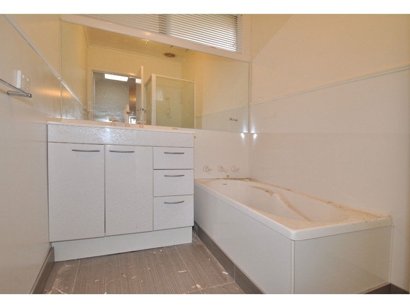 69 Moore Road, Airport West VIC 3042