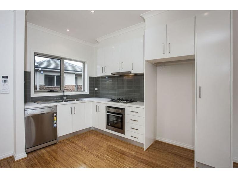 3/3-5 Nelson Court, Avondale Heights VIC 3034