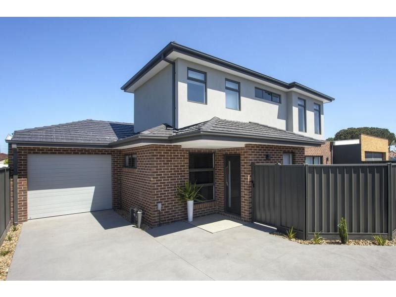 2/43 Robson Avenue, Avondale Heights VIC 3034