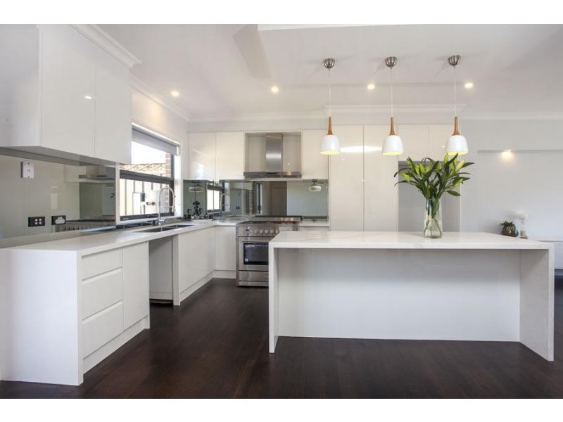 2/43 Robson Avenue, Avondale Heights VIC 3034