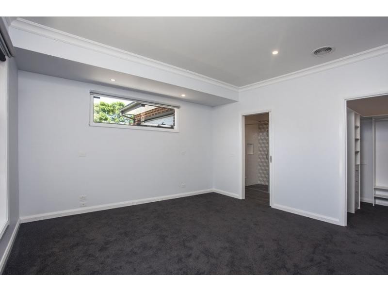 2/43 Robson Avenue, Avondale Heights VIC 3034