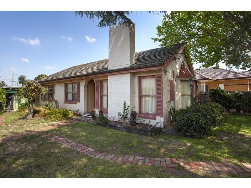 1 Lake Street, Avondale Heights VIC 3034