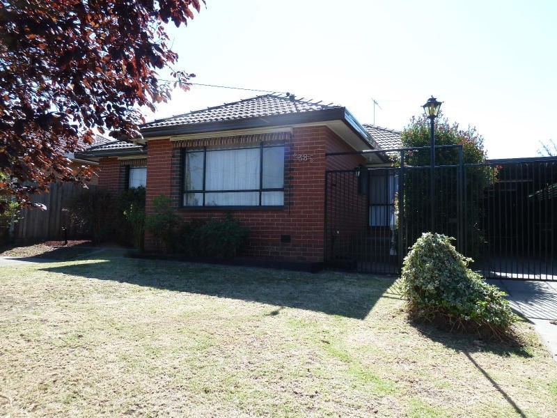 38 Brentwood Drive, Avondale Heights VIC 3034