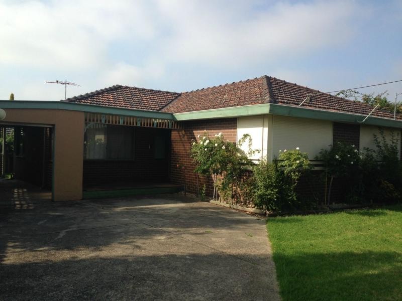 16 Allandale Drive, Deer Park VIC 3023