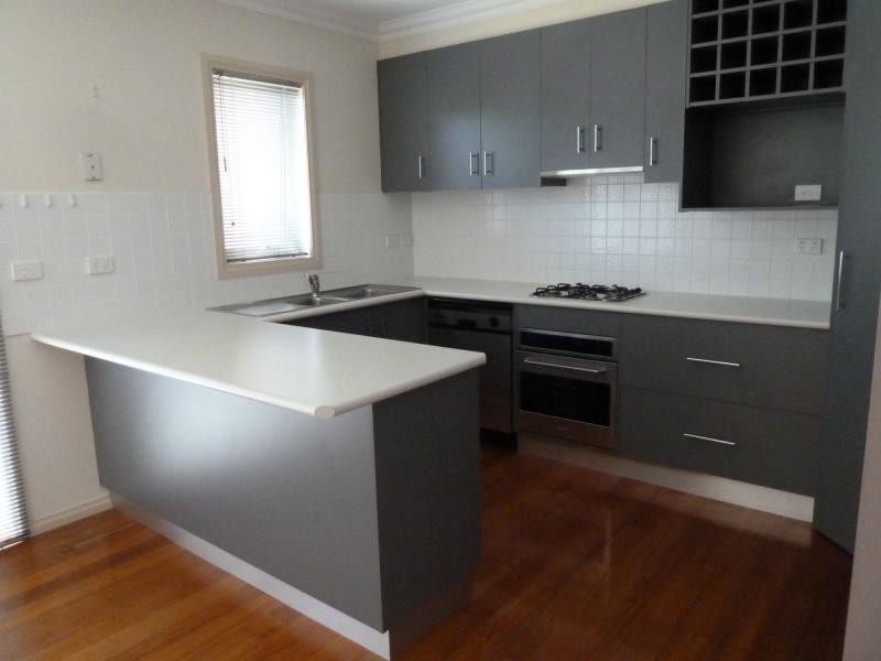 2/37 Quinn Grove, Keilor East VIC 3033