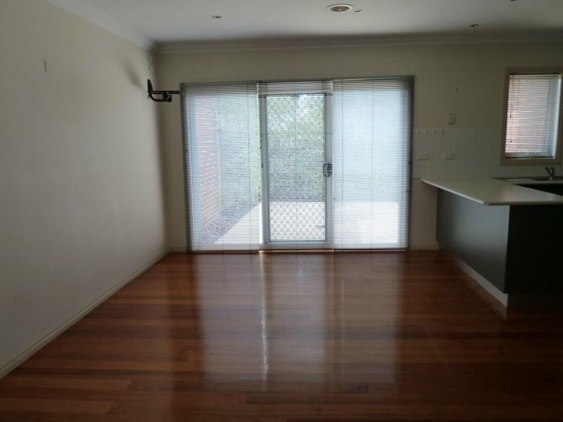 2/37 Quinn Grove, Keilor East VIC 3033