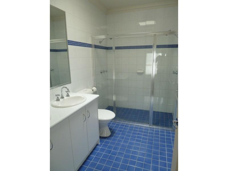 2/37 Quinn Grove, Keilor East VIC 3033