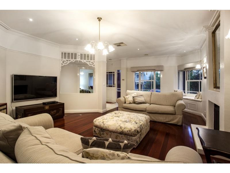 39 Sovereign Way, Hillside VIC 3037