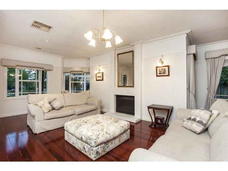 39 Sovereign Way, Hillside VIC 3037