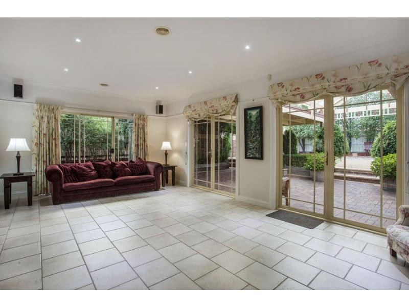 39 Sovereign Way, Hillside VIC 3037