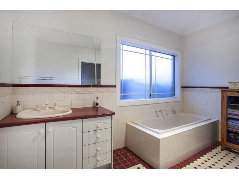 39 Sovereign Way, Hillside VIC 3037