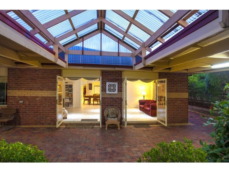 39 Sovereign Way, Hillside VIC 3037