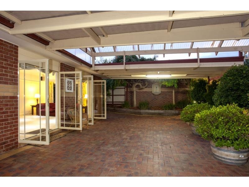 39 Sovereign Way, Hillside VIC 3037