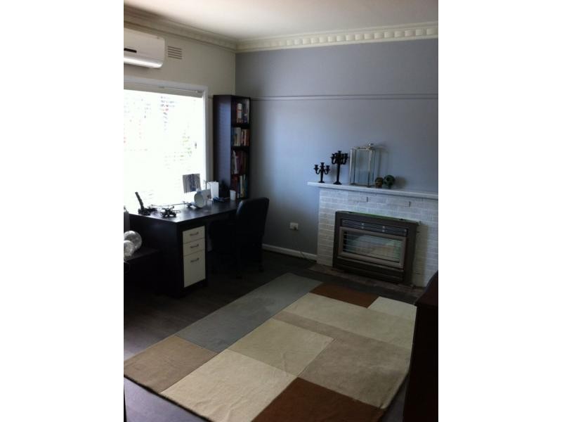 44 Military Road, Avondale Heights VIC 3034