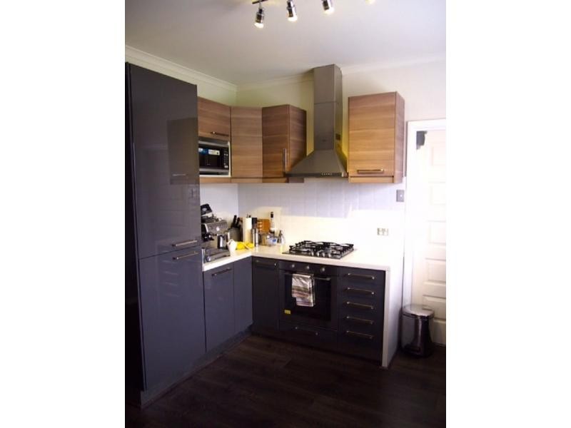 44 Military Road, Avondale Heights VIC 3034