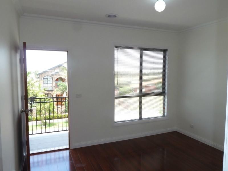 16 C Laura Grove, Avondale Heights VIC 3034