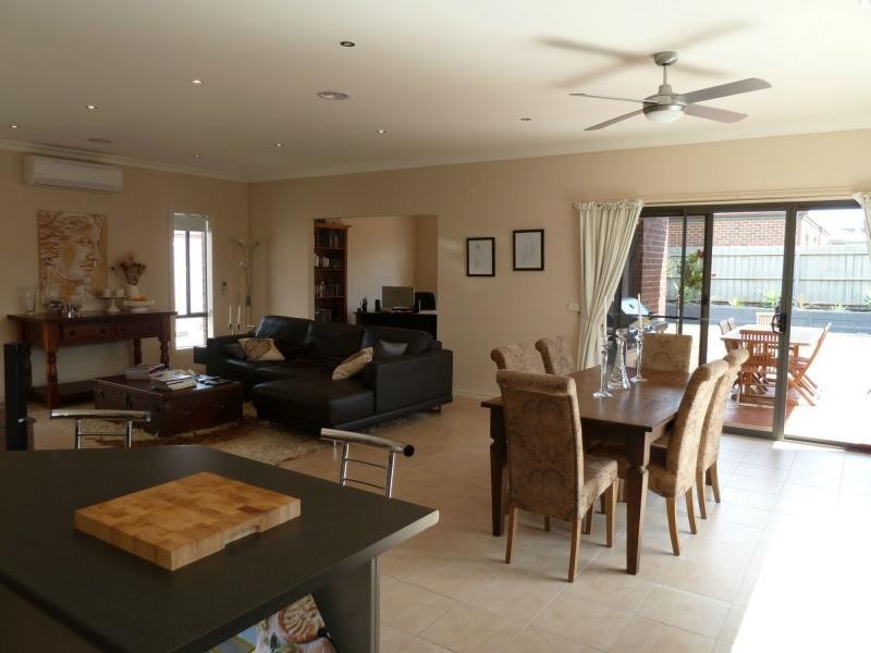 35 Ultimo Drive, Taylors Hill VIC 3037