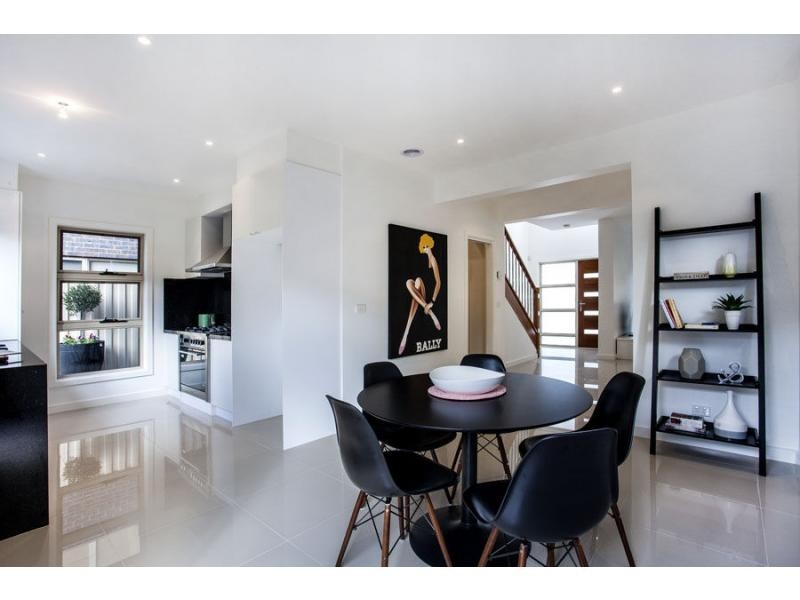 22 ARVERN AVENUE, Avondale Heights VIC 3034