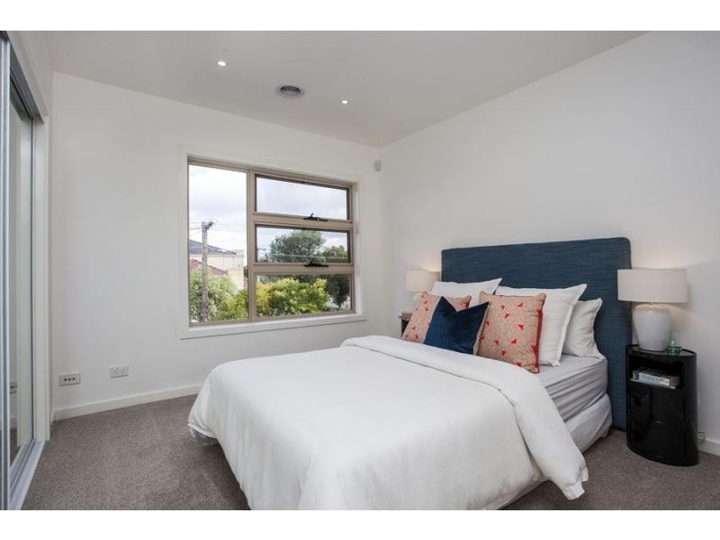 22 ARVERN AVENUE, Avondale Heights VIC 3034