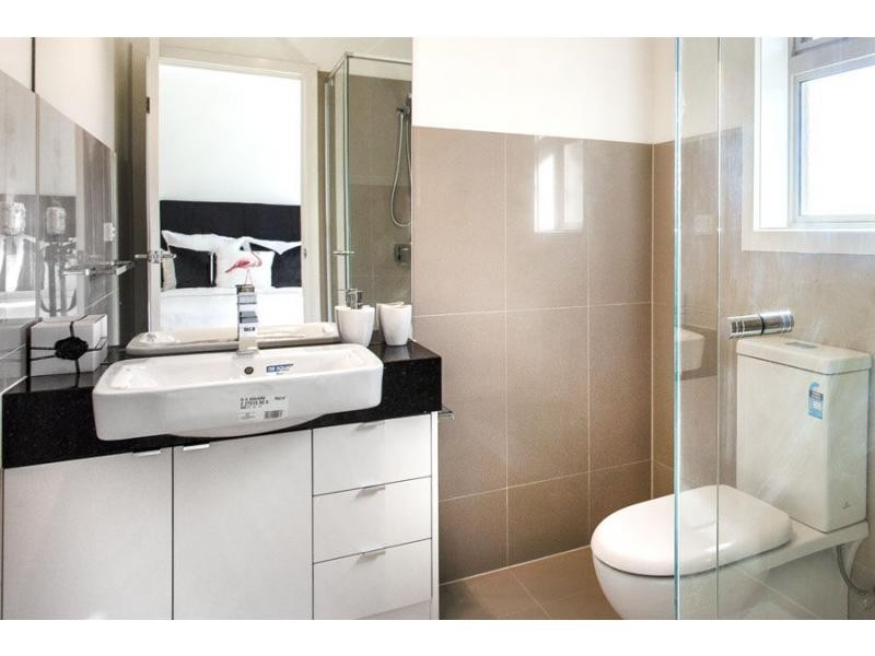 22 ARVERN AVENUE, Avondale Heights VIC 3034