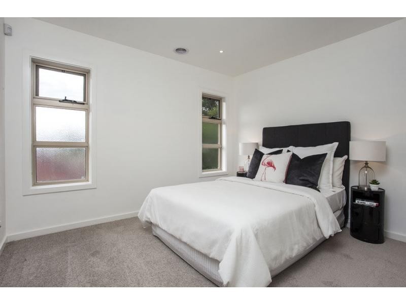 22 ARVERN AVENUE, Avondale Heights VIC 3034