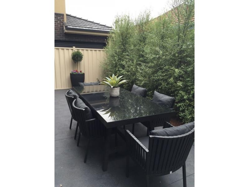 22 ARVERN AVENUE, Avondale Heights VIC 3034