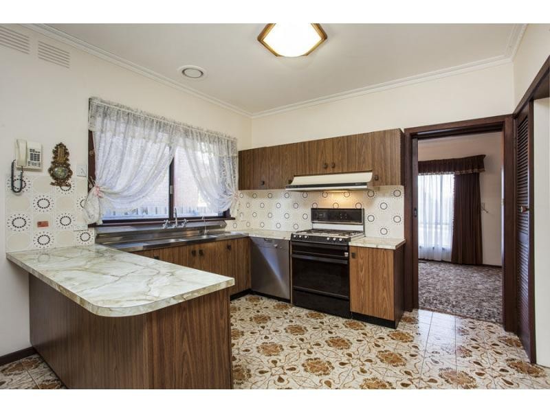 74 North Road, Avondale Heights VIC 3034