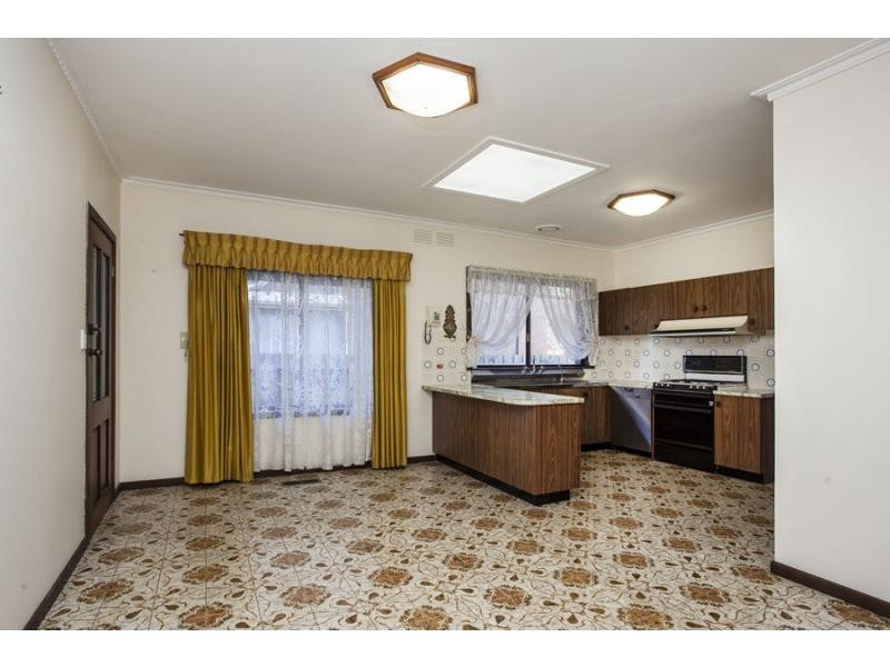 74 North Road, Avondale Heights VIC 3034