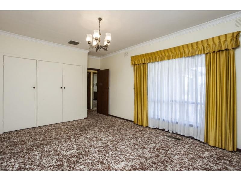 74 North Road, Avondale Heights VIC 3034