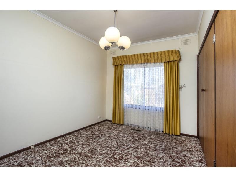 74 North Road, Avondale Heights VIC 3034