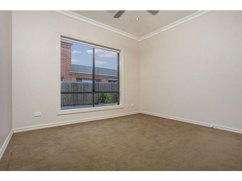 35 Ultimo Walk, Taylors Hill VIC 3037