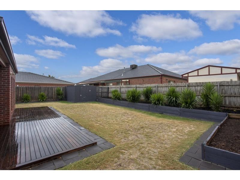 35 Ultimo Walk, Taylors Hill VIC 3037