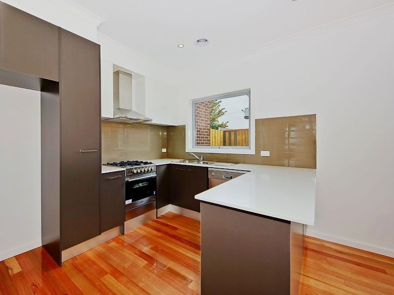 2/21 Sydney Street, Avondale Heights VIC 3034