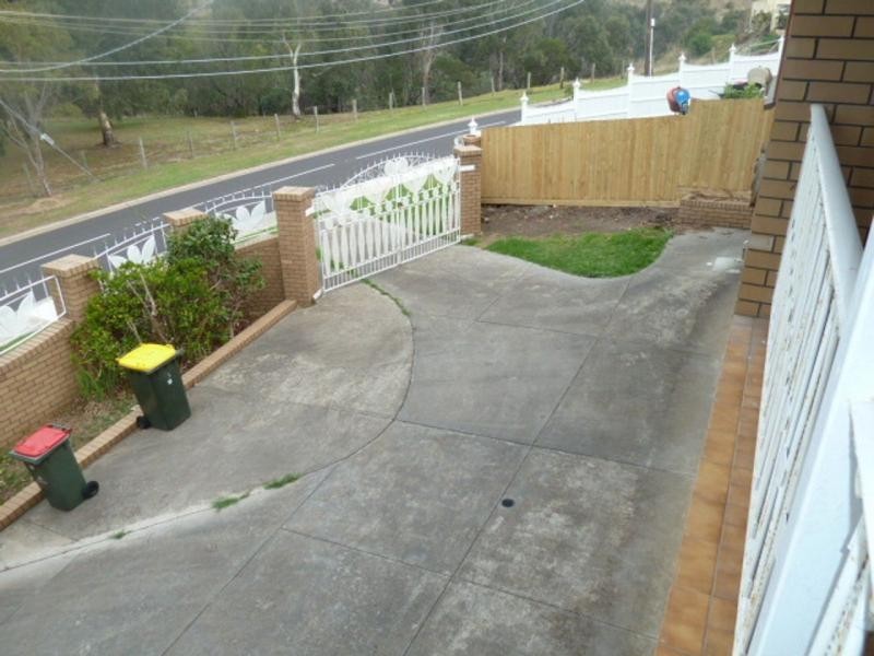 16 Barbara Crescent, Avondale Heights VIC 3034