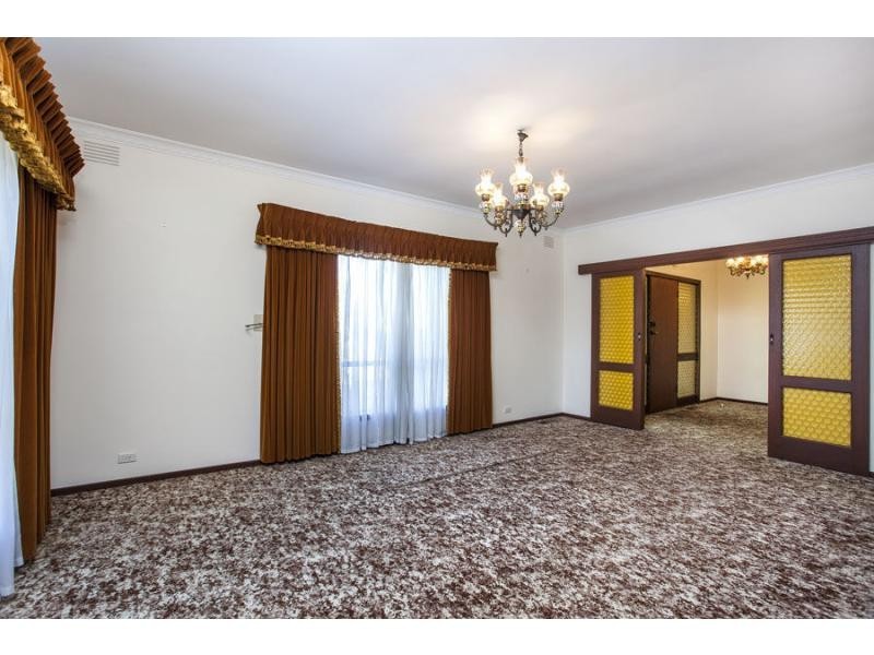 74 North Road, Avondale Heights VIC 3034