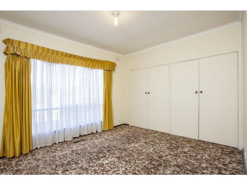 74 North Road, Avondale Heights VIC 3034