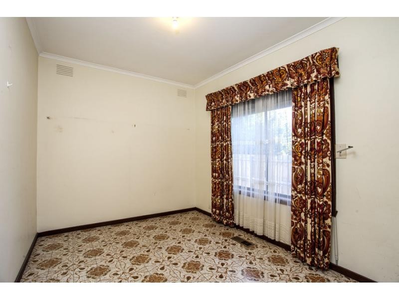 74 North Road, Avondale Heights VIC 3034