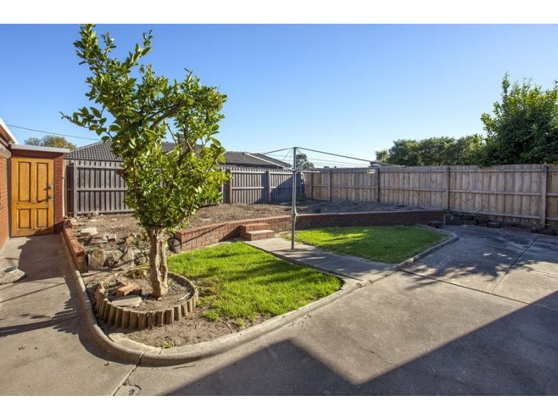 74 North Road, Avondale Heights VIC 3034