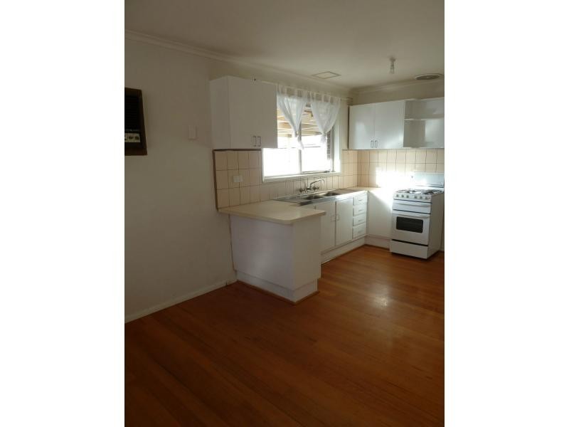 44 Brentwood Drive, Avondale Heights VIC 3034