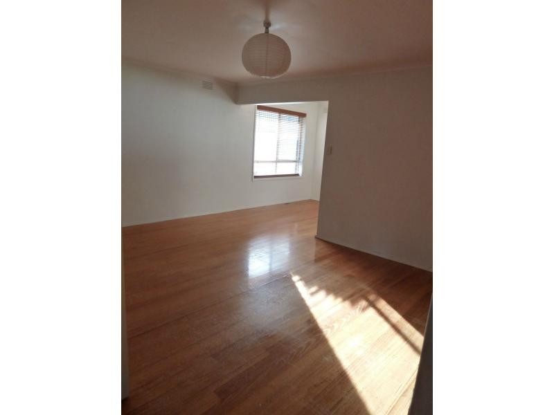 44 Brentwood Drive, Avondale Heights VIC 3034