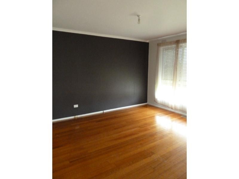 44 Brentwood Drive, Avondale Heights VIC 3034