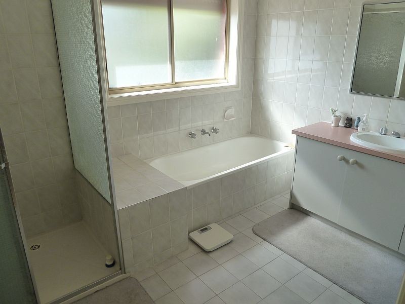 3/18-22 San Remo Drive, Avondale Heights VIC 3034