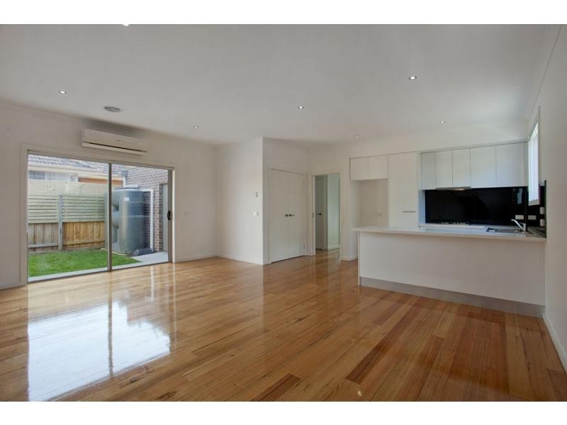 1/19 Riverside Avenue, Avondale Heights VIC 3034