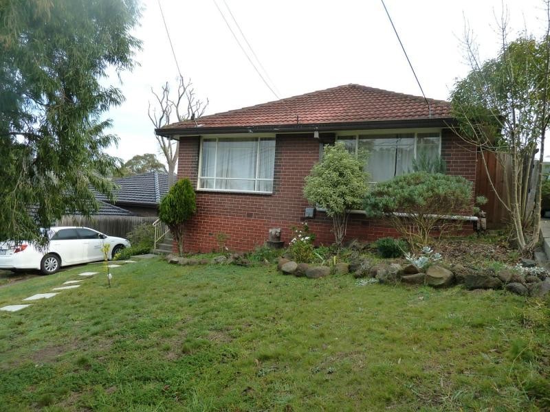 27 Brentwood Drive, Avondale Heights VIC 3034